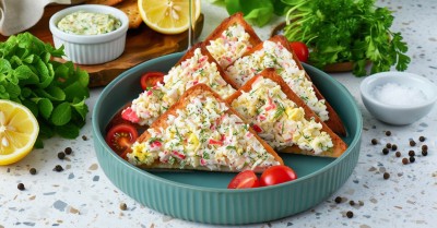 Бутерброды с крабовыми палочками и сыром