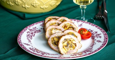 Рулетики из свинины с грибами