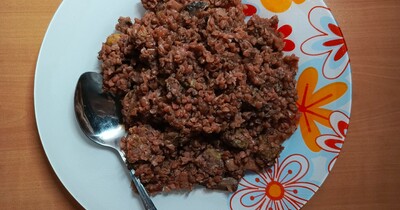 розовая гречка со свининой и грибом