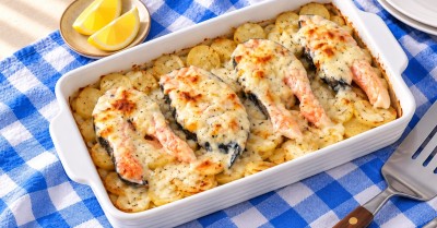 Форель с картофелем в духовке под соусом