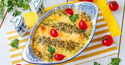 Филе минтая с луком и морковью в духовке