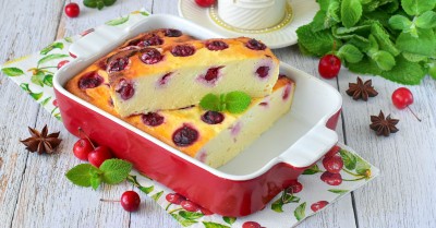Творожная запеканка с вишней