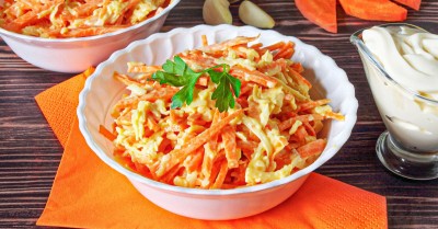 Салат из моркови с чесноком и сыром