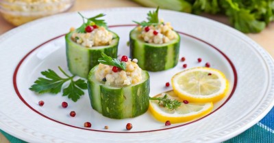Фаршированные огурцы закуска