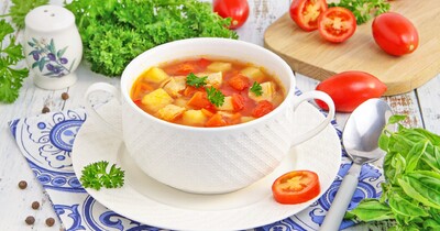 Томатный суп с курицей