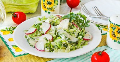 Легкий и быстрый салат весенний классический