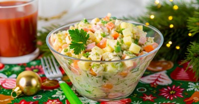 Оливье с мясом салат на день рождения
