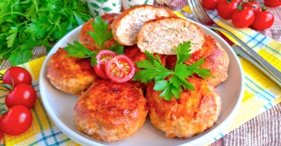 Тефтели в аэрогриле в сметанно томатном соусе