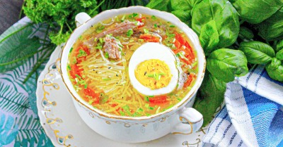 Куриный бульон с вермишелью