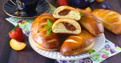 Булочки с повидлом из дрожжевого теста в духовке