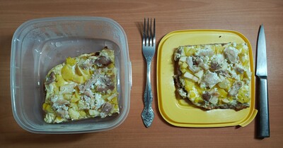 дрожжевая пицца с курицей, картошкой и яблоком