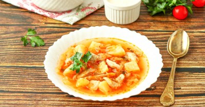 Щи из квашеной капусты с курицей