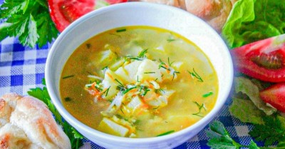 Куриный суп с яйцом и вермишелью