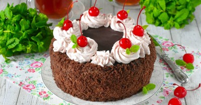 Торт сметанный с вишней