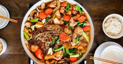 Фунчоза с курицей и грибами шиитаке в азиатском соусе