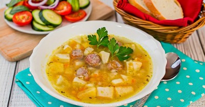 Гороховый суп с фрикадельками