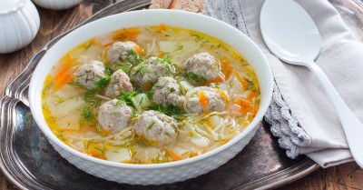 Суп с фрикадельками в мультиварке