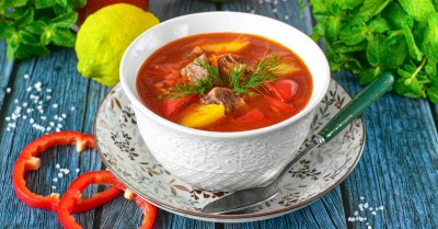 Суп из мяса говядины на косточке с картошкой