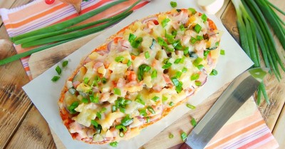 Пицца на хлебе в духовке