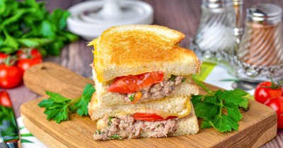 Тунец с сыром бутерброды сэндвичи