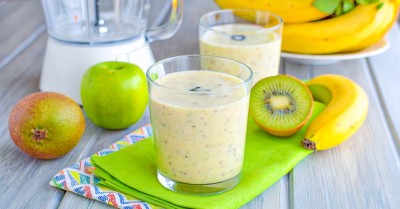 Смузи яблоко киви банан в блендере на ПП завтрак