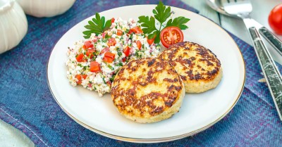 Бифштекс из фарша свинины на сковороде