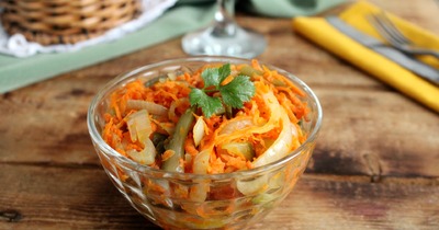 Салат с морковью и солеными огурцами