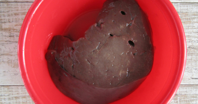 Как быстро снять пленку с печени