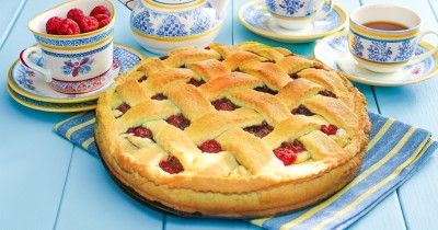 Песочный пирог с малиной в духовке рецепт с фото