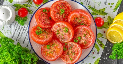 Помидоры в аэрогриле запеченные
