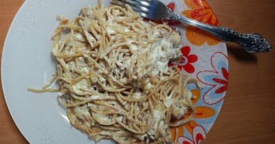 спагетти с куриным бедром в сливочном соусе