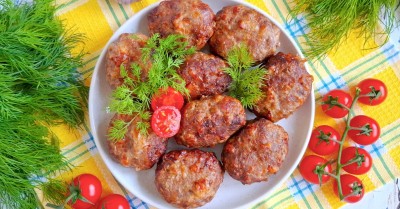 Котлеты из говяжьего фарша с сыром в аэрогриле