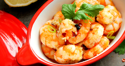 Как почистить креветки