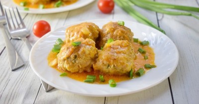 Фрикадельки с подливкой на сковороде