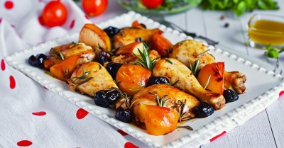 Курица с айвой и черносливом