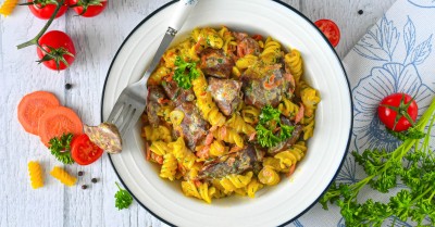 Куриная печень с макаронами