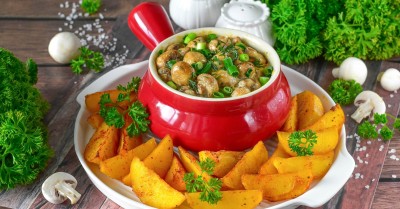 Грибы в сливочном соусе в духовке по-деревенски