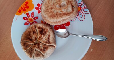 пресный пирожок с творогом