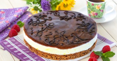Шоколадный бисквитный торт Птичье молоко с манкой