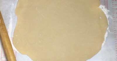 Как перенести тесто на противень