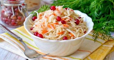 Квашеная капуста с клюквой на зиму