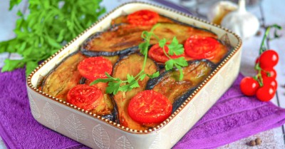 Мусака с картофелем баклажанами и фаршем