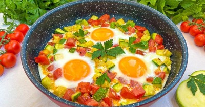 Яичница с овощами