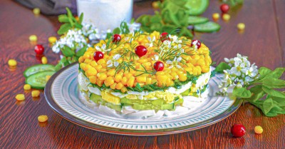 Салат кальмары с яйцом огурцом и кукурузой на день рождения