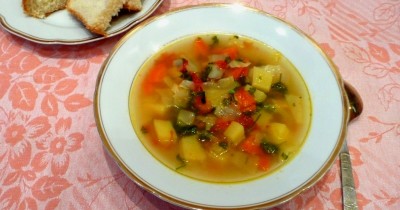 Крестьянский суп с помидорами, капустой, картошкой