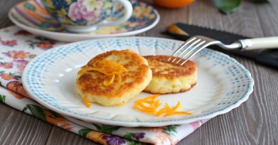 Оладьи с творогом на кефире пышные