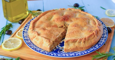 Пирог с рыбой и рисом