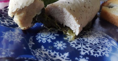 Сосиски со шпинатом и сыром