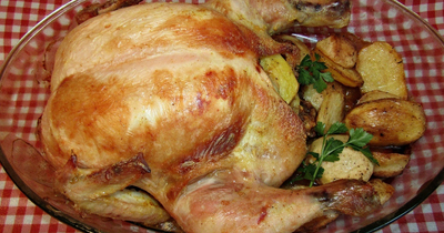 Курица, запеченная с картофелем и приправой Магги в духовке