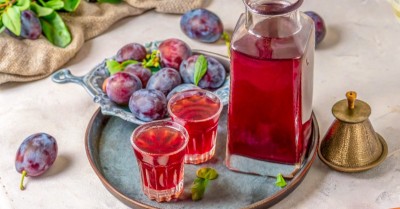 Настойка из сливы с косточками на водке без сахара